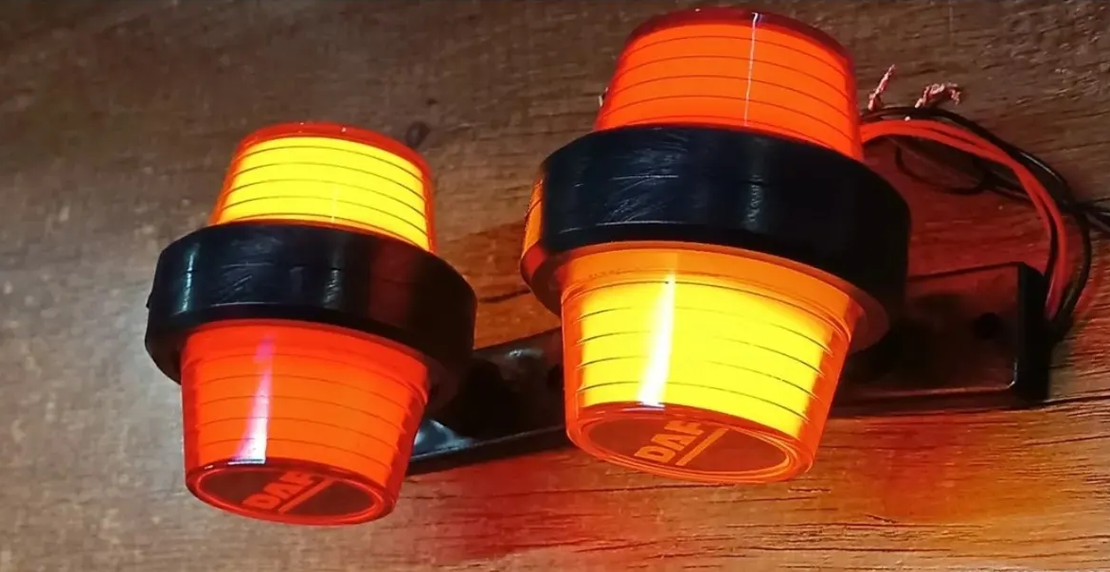 Комплект от 2 броя LED ЛЕД страничен габарит рогче 12 -24V оранжево - червено “old school” Неон Ефект с лого DF