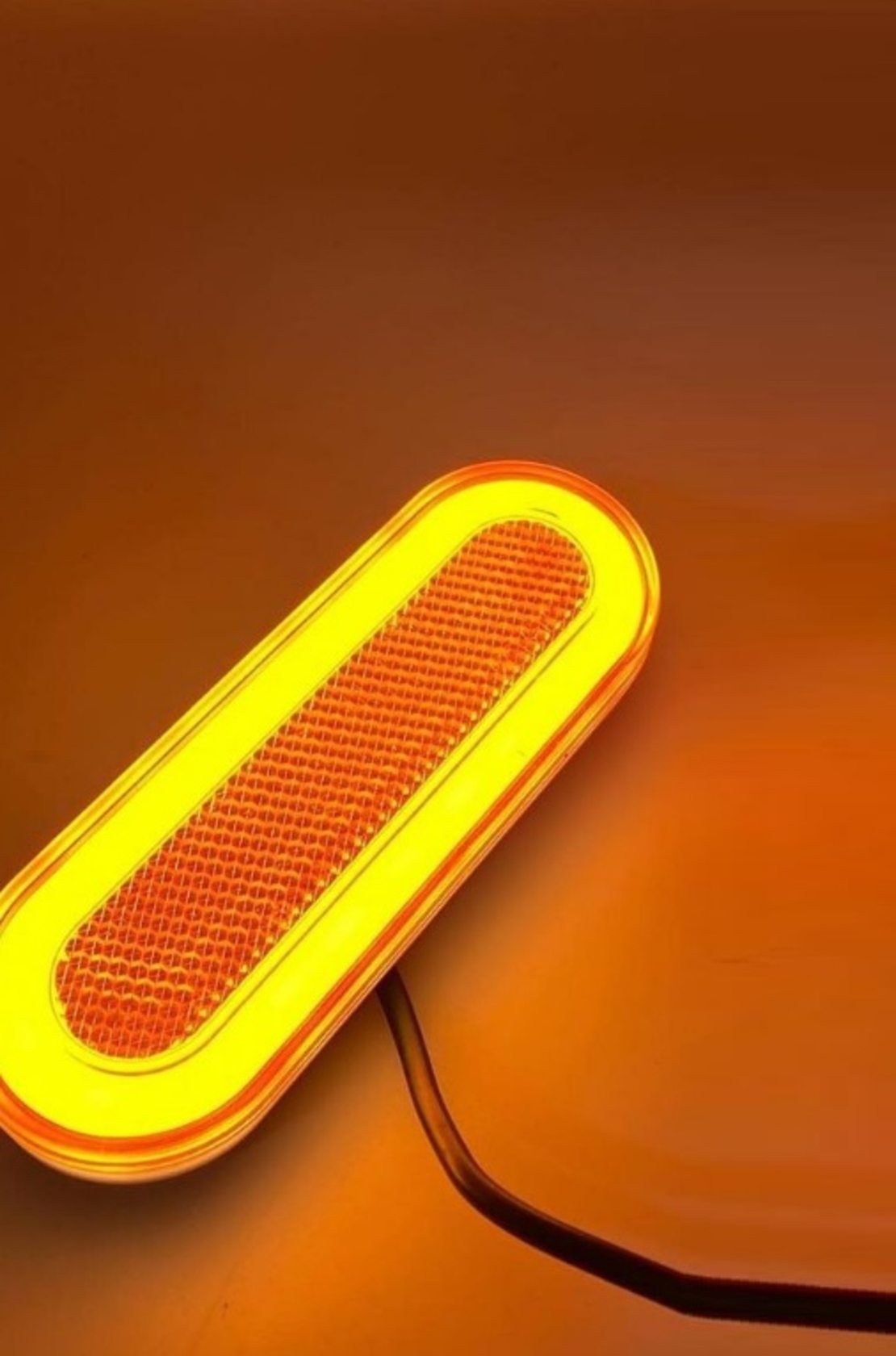 LED ЛЕД Светодиоден Водоустойчив Oранжев Габарит Маркер Токос със Стойка Неон Ефект 12 - 24V за камион бус ван пикап ремарке каравана платформа и др. 120 x 44 mm