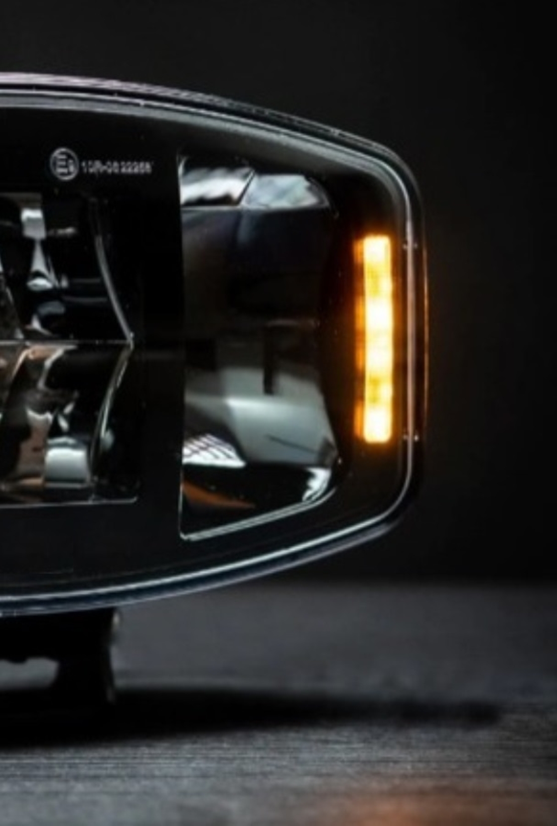 Универсален мощен LED ЛЕД 100W фар халоген лампа 12V - 24V с DRL/parking светлина бяло-жълто за АТВ джип камион трактор