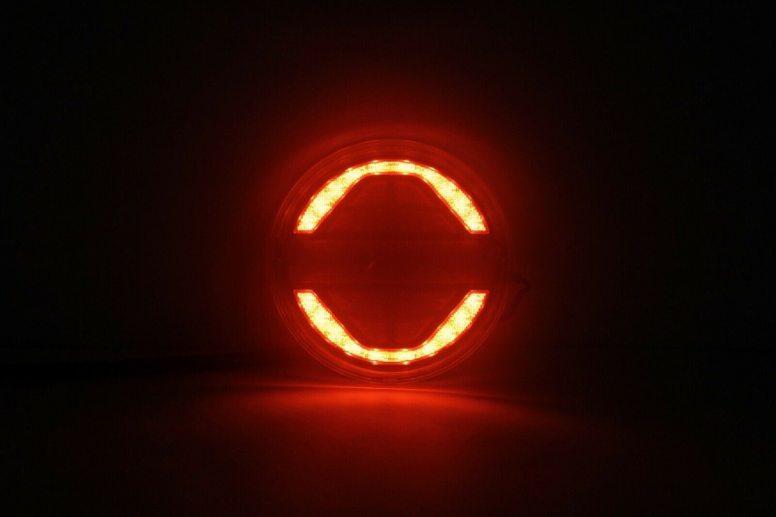 Комплект Ляв и Десен LED Светодиодни Стопове с Динамичен Бягащ Мигач, Кръгли, Тип Хамбургер , Ø13.9см , 3 Функции, Е-Мark, 12V-24V