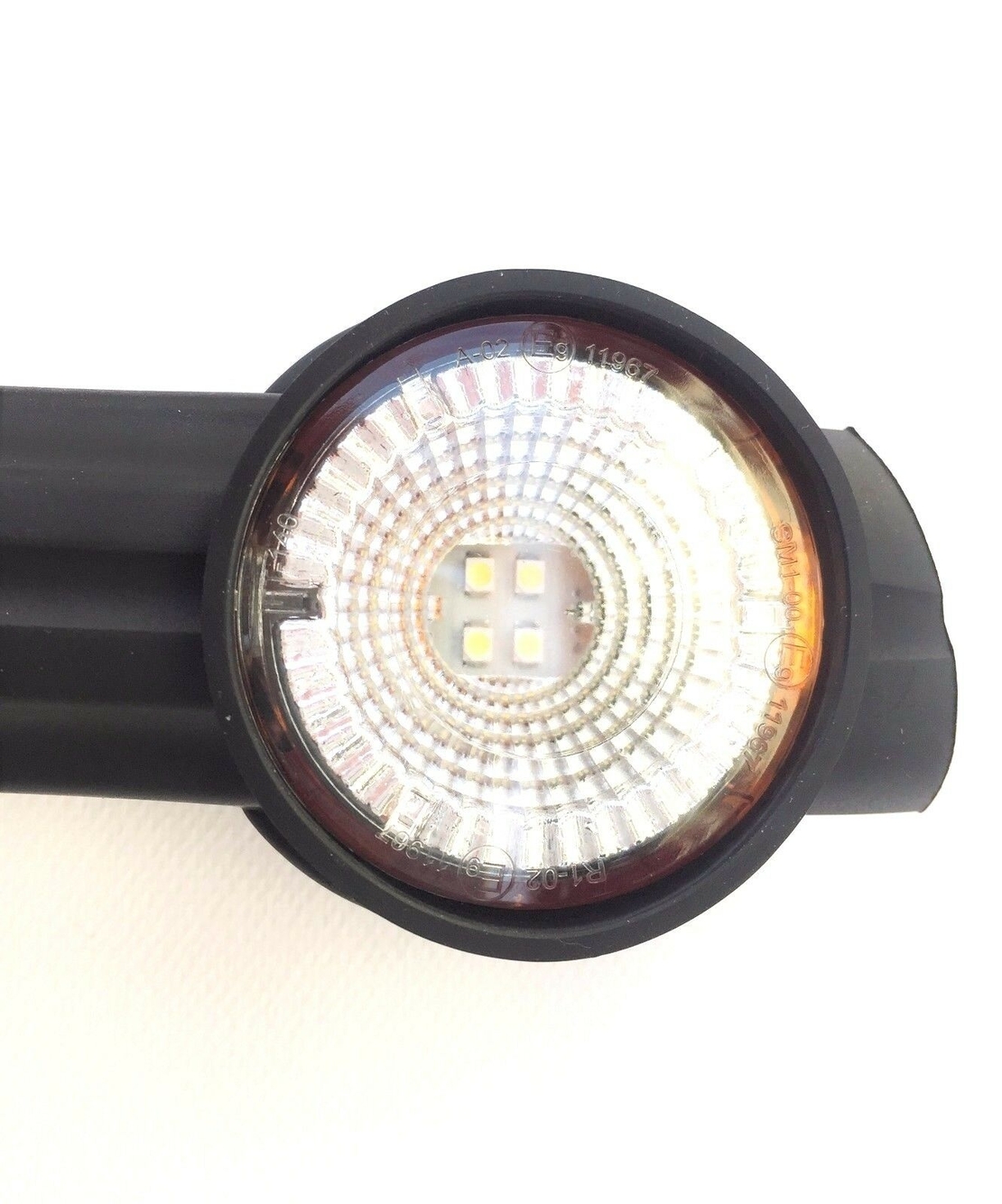 Комплект от 2 броя LED ЛЕД диодни габарити светлини Fristom тип рогче за камион ремарке тир бус каравана платформа 12V/24V Е-Mark 138mm x 190mm x 52mm