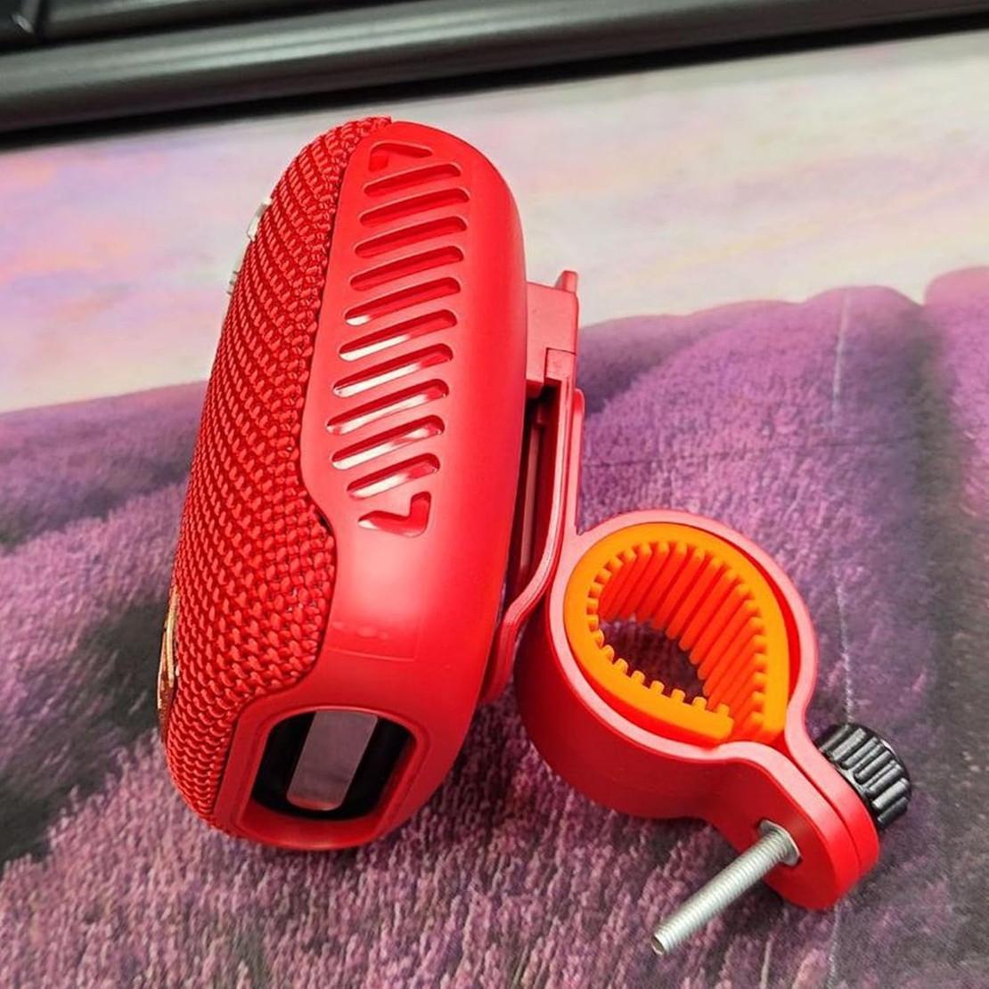 Преносима портативна Bluetooth колонка с радио слот за карта памет AUX USB и стойка за велосипед мотоциклет ел. тротинетка червена