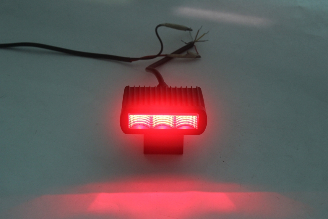 Мултифункционален LED стоп Flexzon – габарит / мигач / заден ход / аварийна блиц светлина с 4 функции, IP67/69K, 12–24V