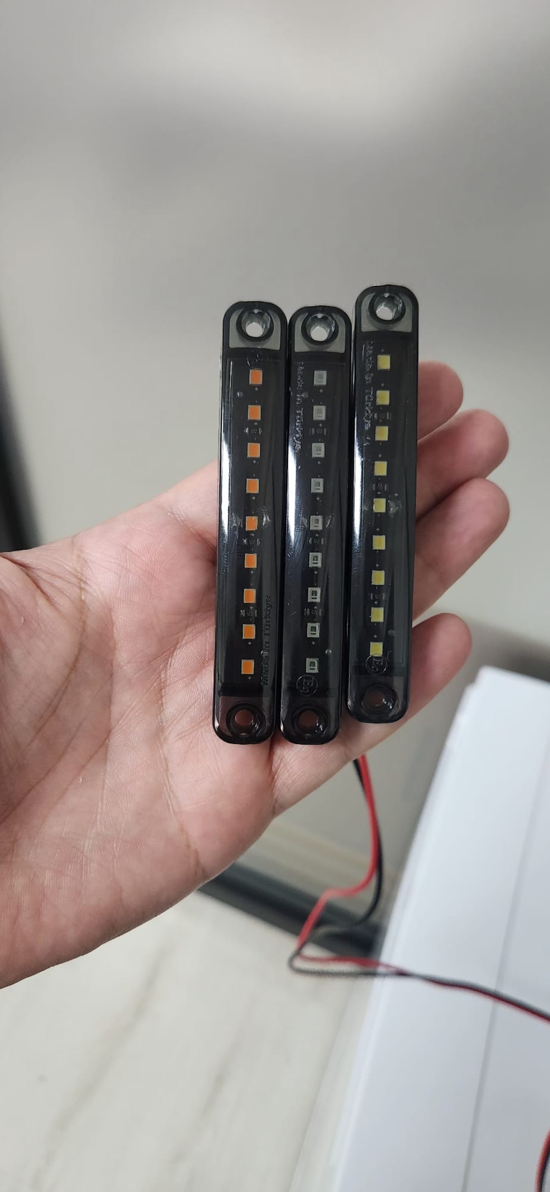 Опушен LED габарит маркер с 9 диода, Червен, 12V-24V - 10 см