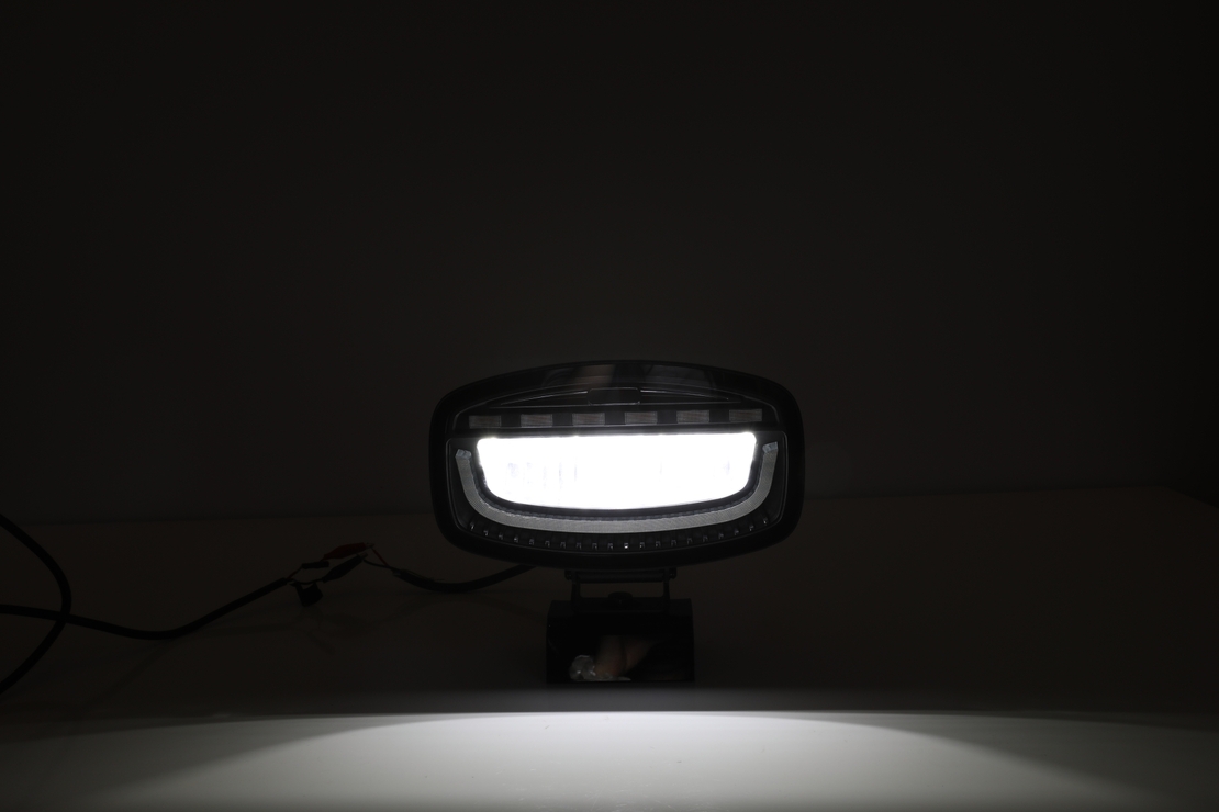 Универсален LED диоден халоген с DRL дневни светлини бяло/жълто и аварийна сигнална блиц оранжева светлина 12-24V 3500 лумена