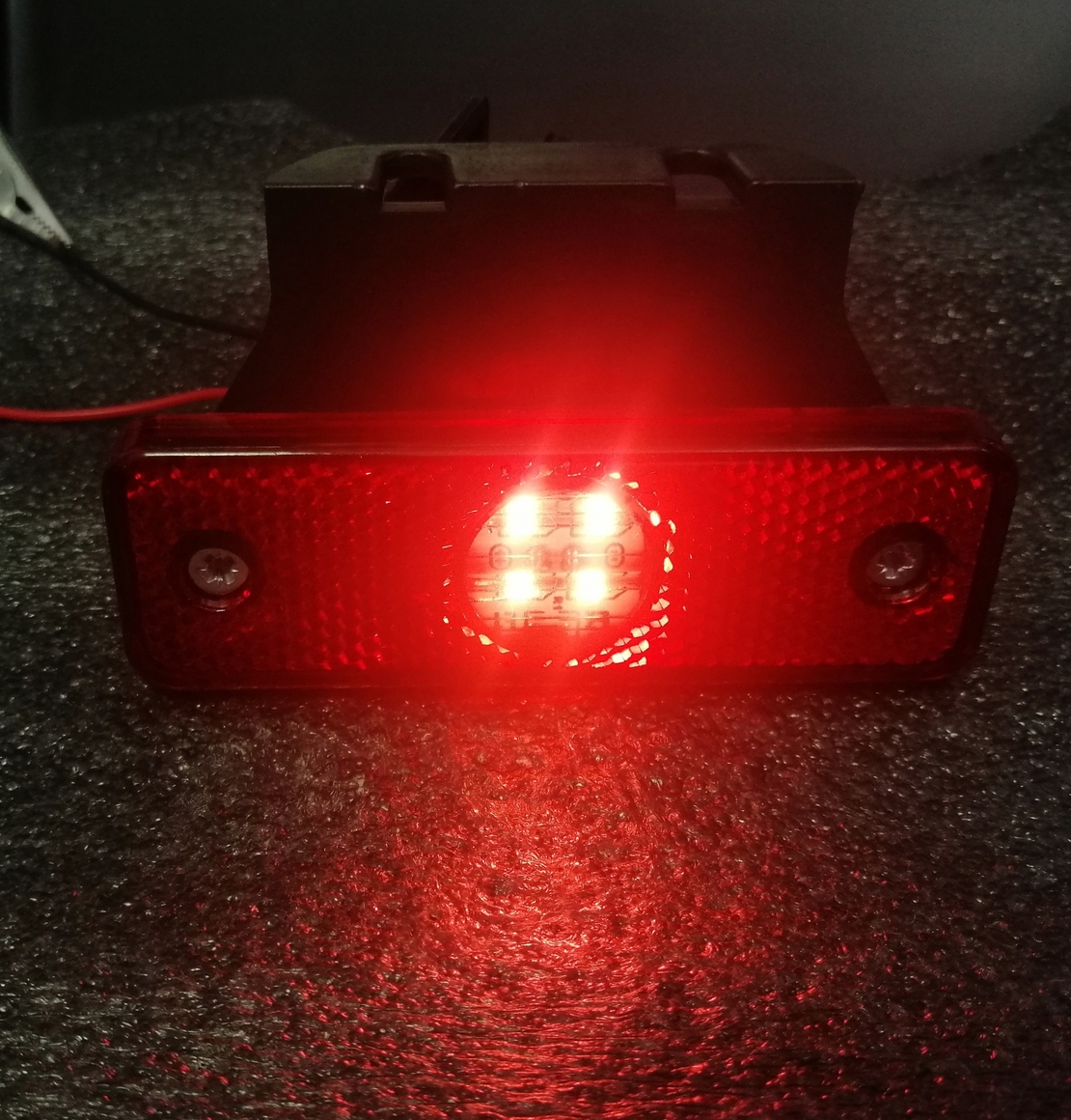 LED ЛЕД Светодиоден Червен Габарит Със Стойка Маркер Водоустойчив 24V за камион бус ван пикап ремарке каравана платформа и др.
