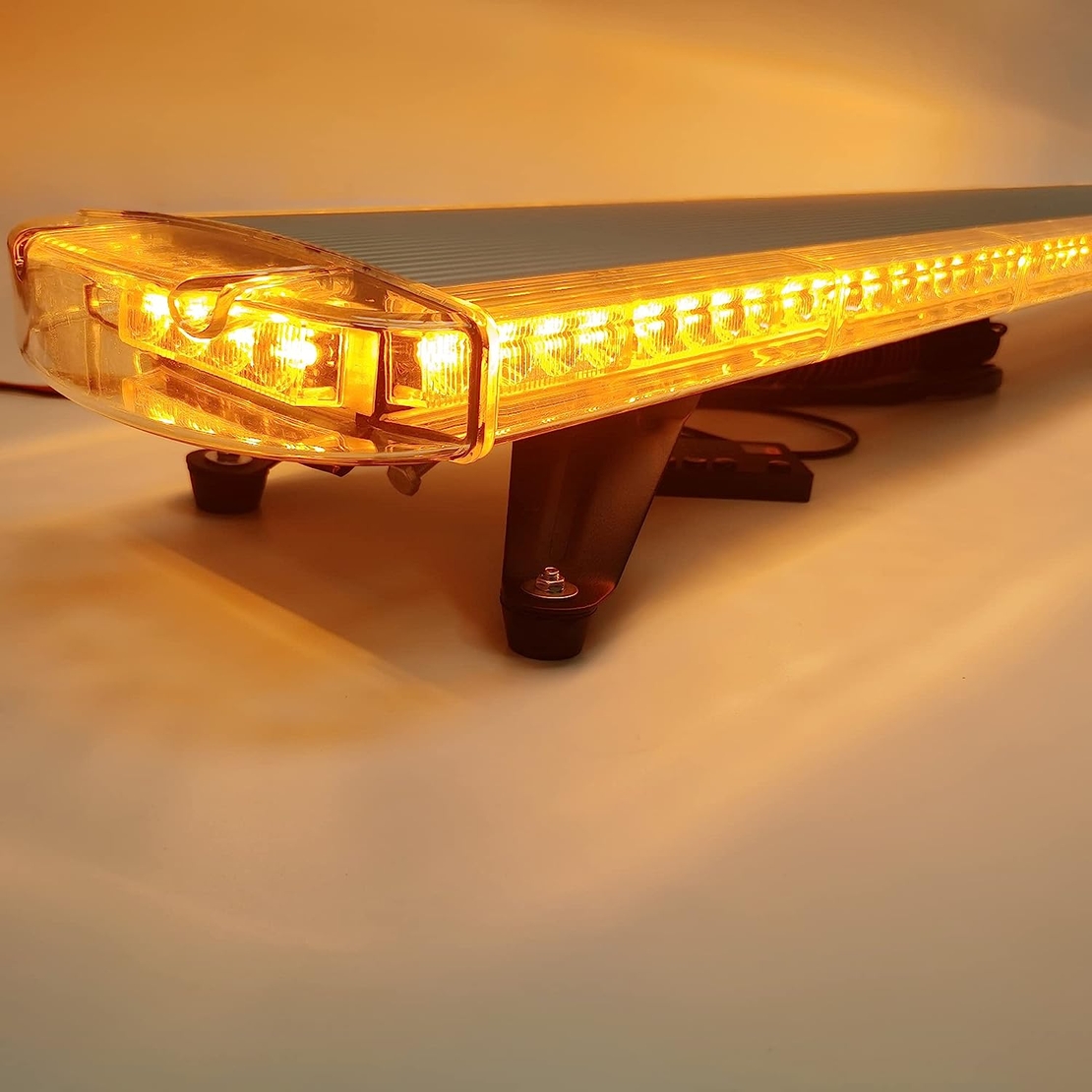 Мощна аварийна сигнална лампа 120см 88 LED ЛЕД блиц маяк буркан лед бар 12-24V със 15 режима на работа жълта за пътна помощ платформа снегорин багер бус ван и др.