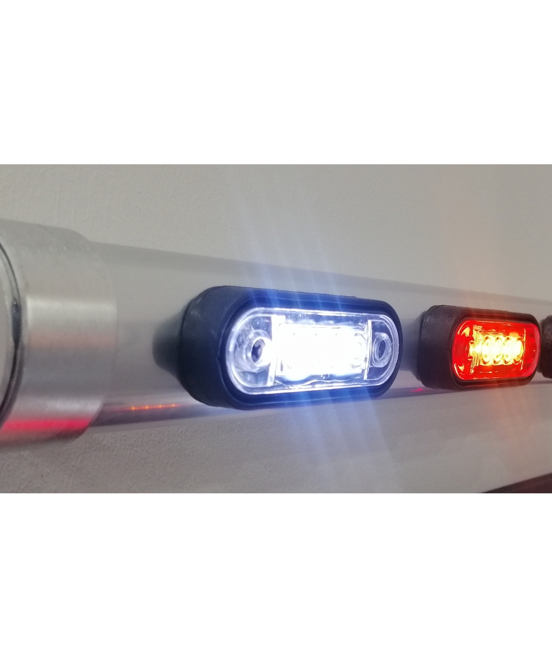 LED Маркер, Диоден Габарит, Токос, Оранжев, 12V-24V, Светлина За Камион, Бус, Ван, Ремарке, Каравана, Извит Гръб за Директен Монтаж на Ролбар, Булбар MAR891