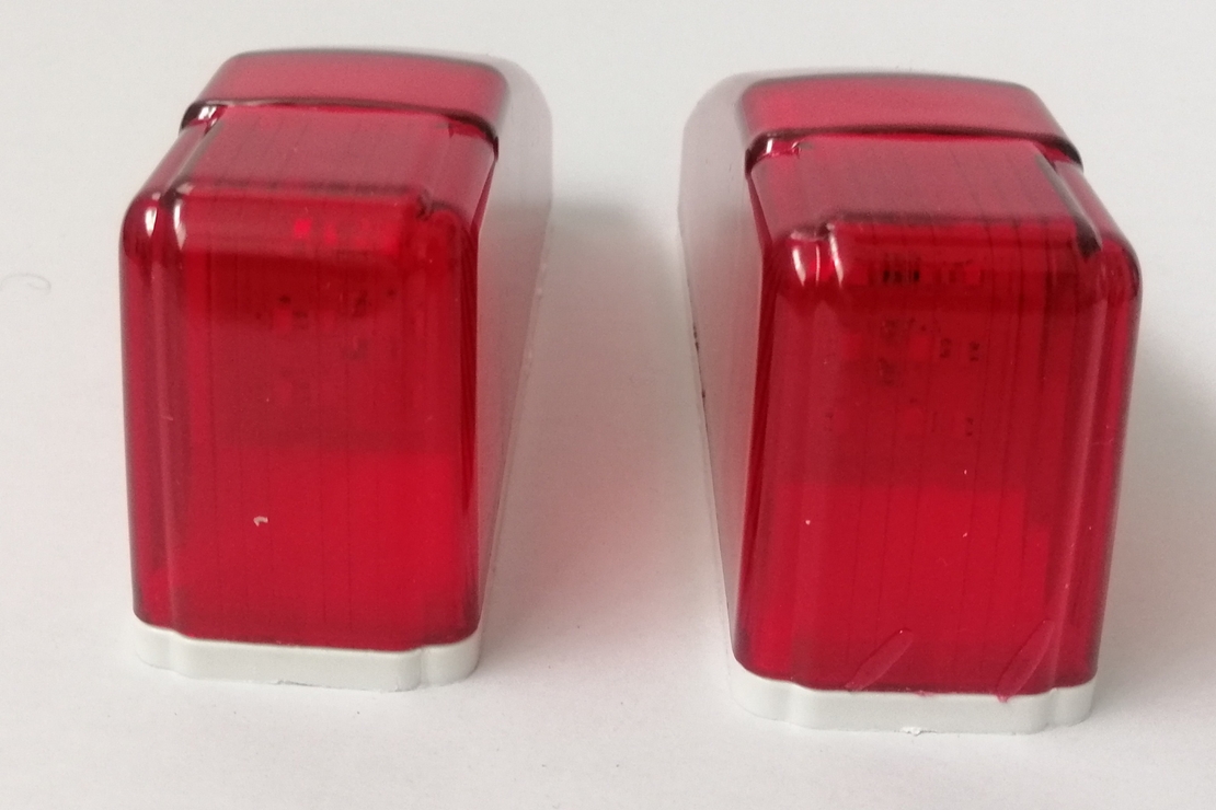 ЛЕД LED Светодиоден червен габарит за кабина на камион 12V - 24V за таван 14 х 4 х 6 cm