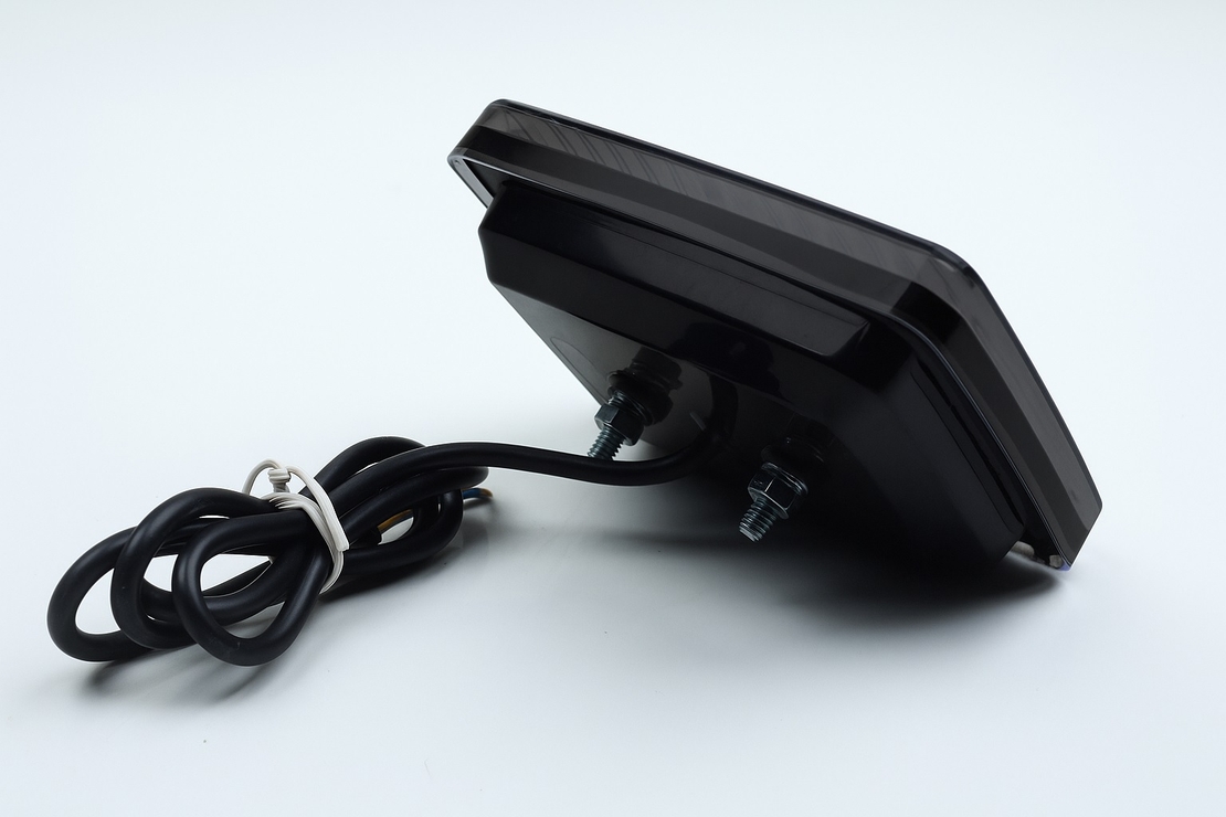 LED оранжев сигнален габарит с 70 диода, 12-24V, опушен