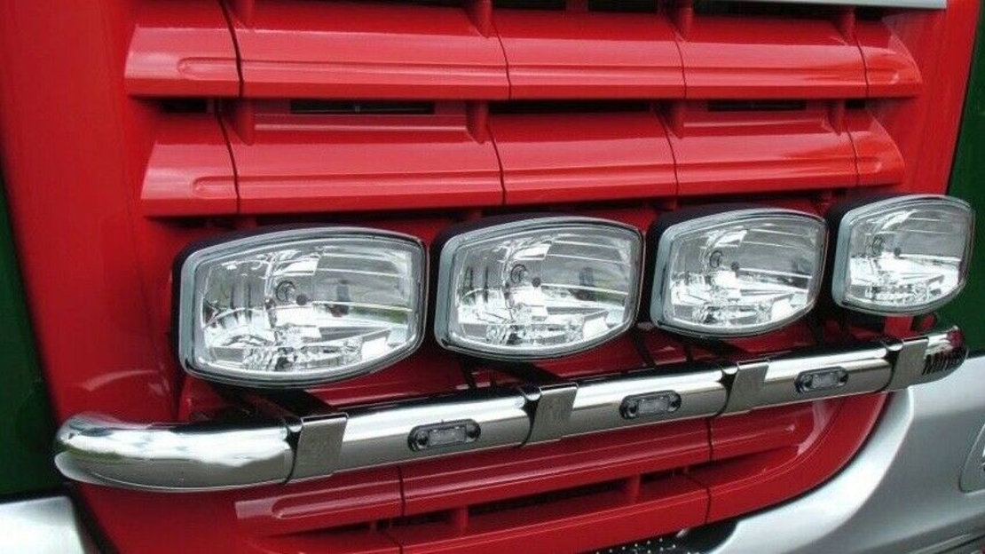 Комплект от 2 броя Халогени Фарове 12V-24V с крушка H7 + 6 ЖЪЛТИ LED габаритни светлини За Камион Трактор Багер Земеделски Машини и др.