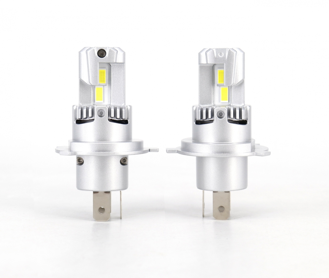 Комплект от 2 броя Умалени Мини Лед Led Диодни Крушки E4P H4 Х4 12V 50W 15000lm Canbus за Автомобил Мотоциклет Трактор Камион Бус и др.