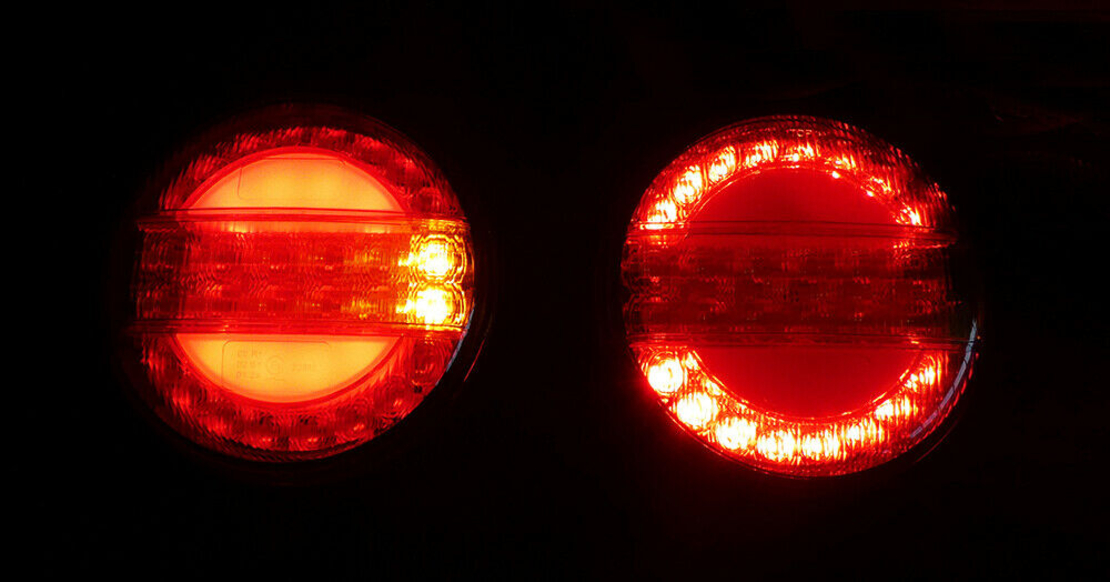 Комплект 2 Броя LED Лед Диоден Стоп Тип Хамбургер Бягащ Диниамичен Мигач, Ефект Неон Ø14cm, 12V-24V, За Камион, Ремарке, Бус , Каравана, Кемпер