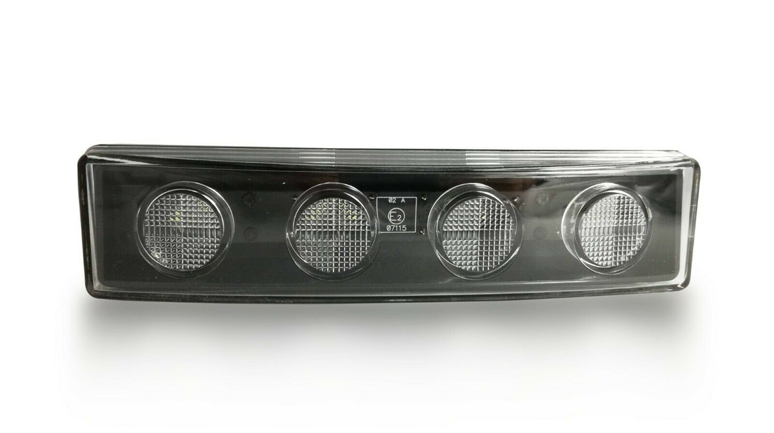 1бр БЯЛ преден габарит маркер за Скания Scania- 180mm x 40 mm с букса