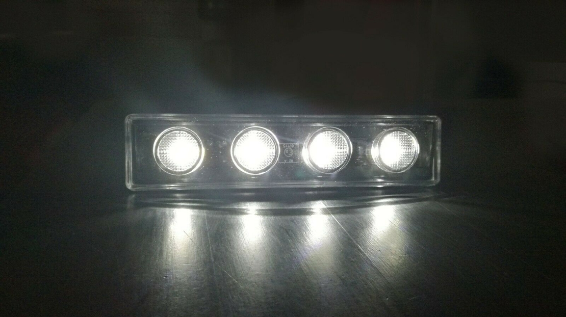 1бр БЯЛ преден габарит маркер за Скания Scania- 180mm x 40 mm с букса