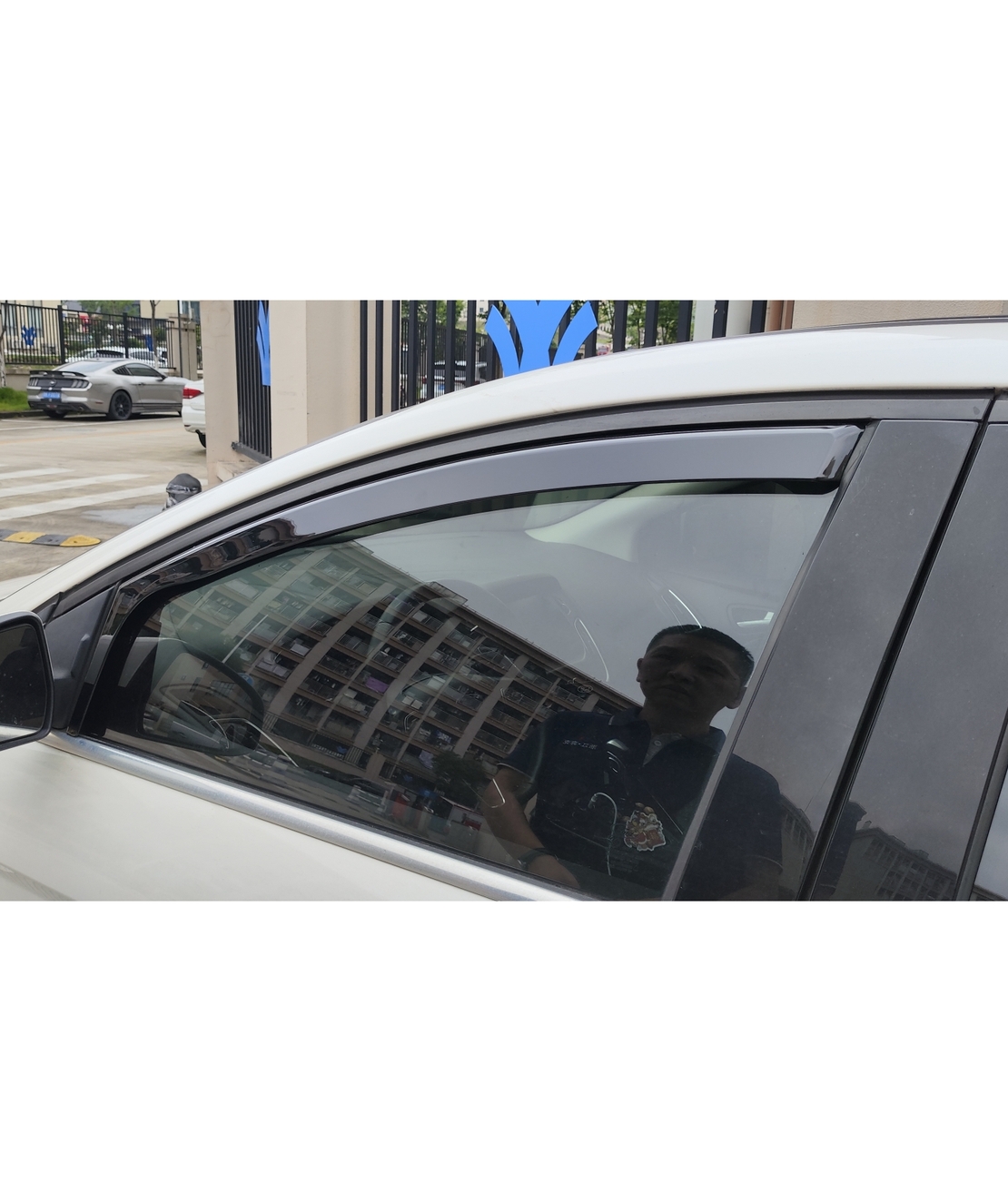 Комплект от 4бр. ветробрани за FORD FOCUS MK3 4/5 врати 2011-2018