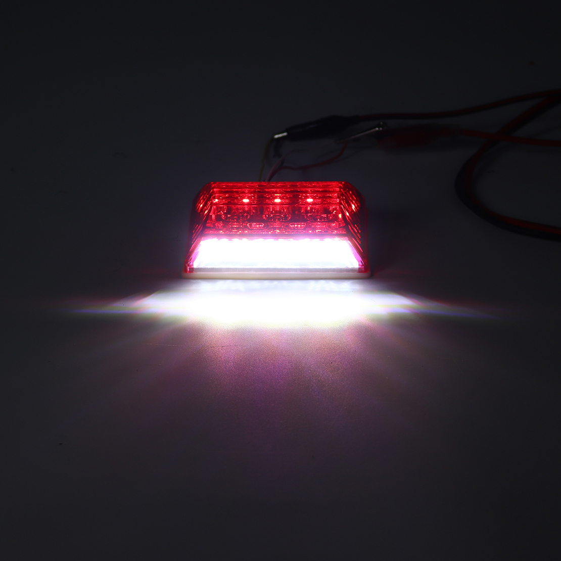 Комплект от 2 броя LED плафони за регистрационен номер бял с червена позиция - 12V - за ремарке каравана бус ван трактор и др.