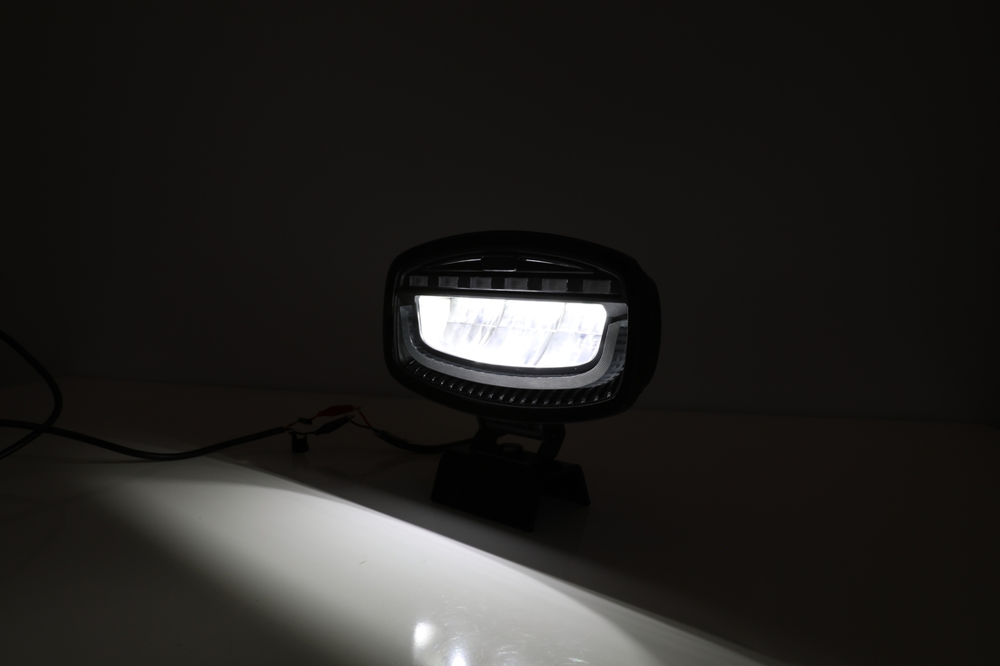 Универсален LED диоден халоген с DRL дневни светлини бяло/жълто и аварийна сигнална блиц оранжева светлина 12-24V 3500 лумена