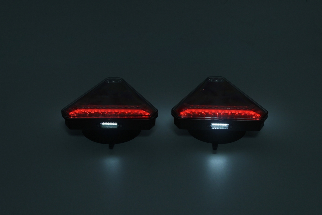 Комплект Безжични Преносими Диодни Лед Led Стопове Wireless с Магнит и Вендуза Неон Neon Ефект Иновационен дизайн триъгълна форма 12V за Ремарке Каравана Платформа и др.