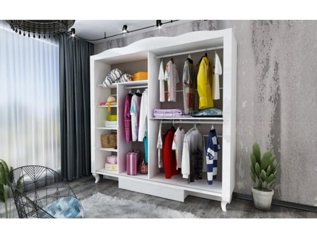 Гардероб Белисима/ златни орнаменти