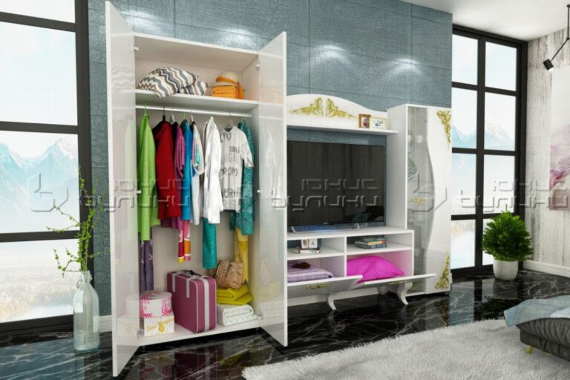 Секция Изабела/ златни орнаменти