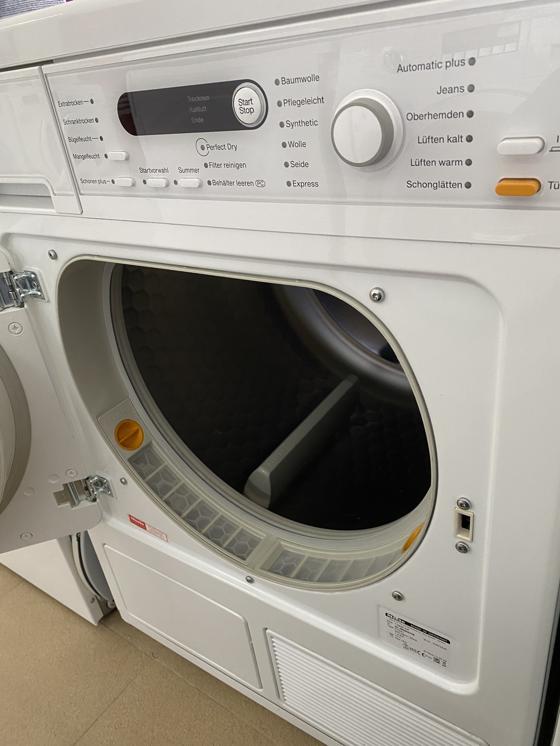 СУШИЛНЯ MIELE SOFTRONIC – С ТЕРМОПОМПА