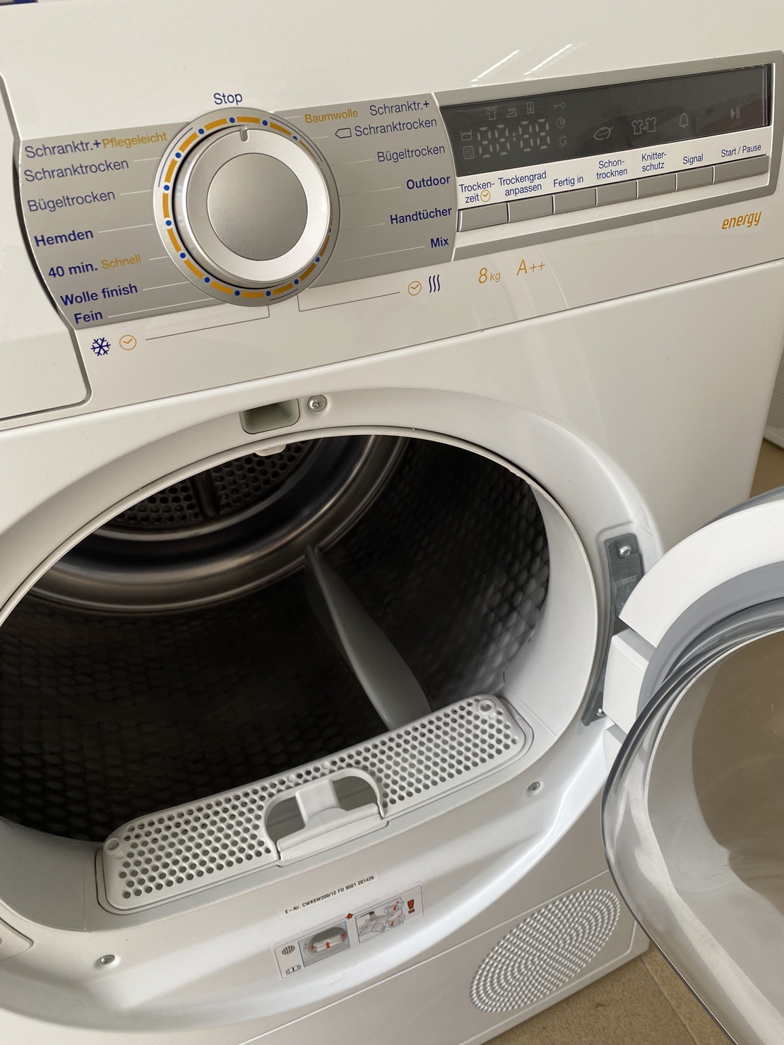 Сушилня Constructa 8 кг с термопомпа – A++ и SelfCleaning Condenser