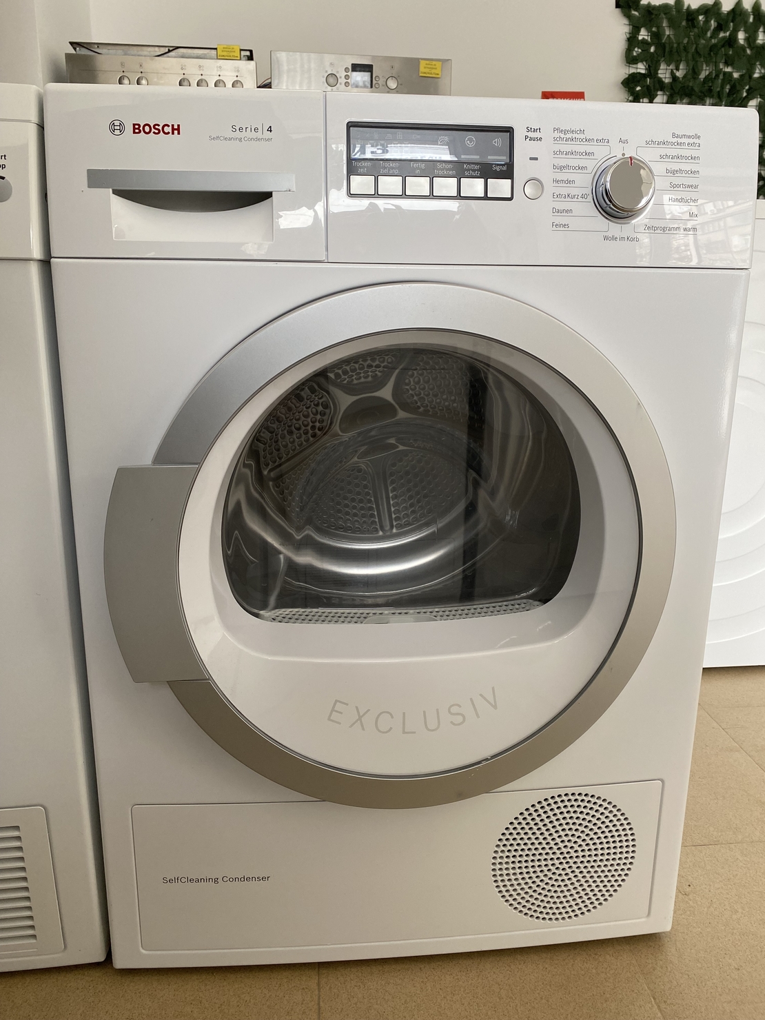 Сушилня Bosch Serie 4 – 8 кг, термопомпа, SelfCleaning Condenser