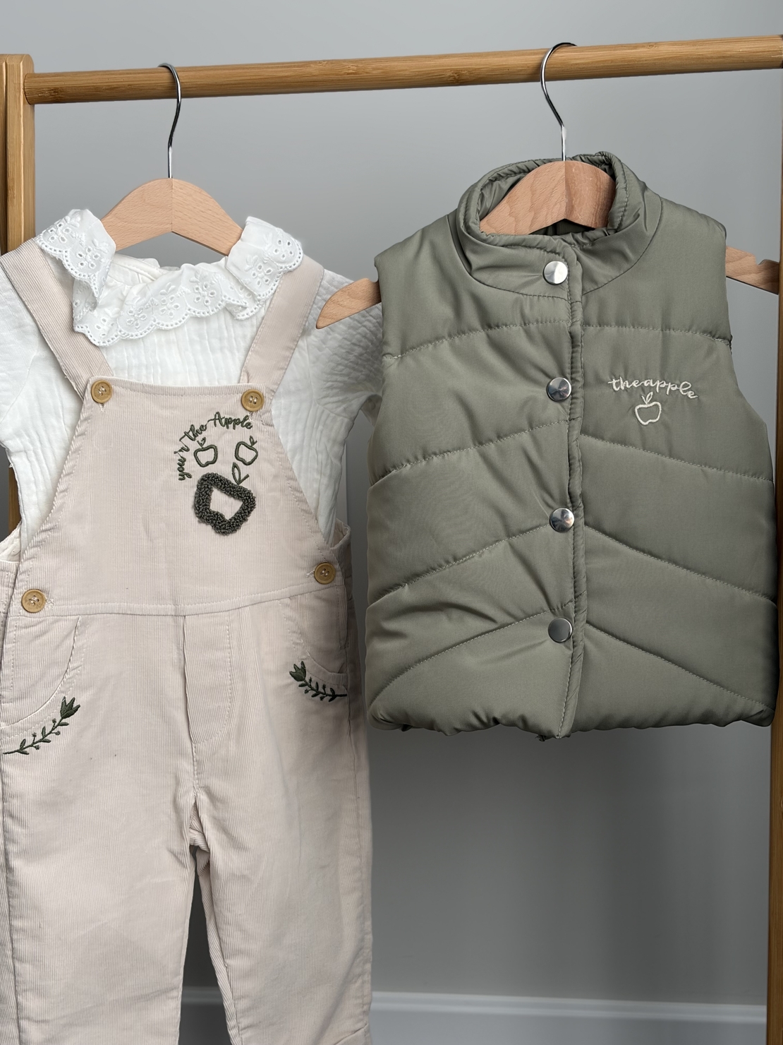 Комплект APPLE