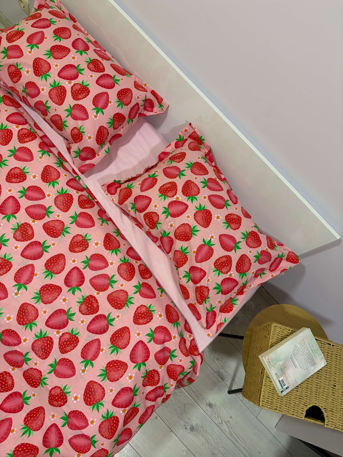 Спален комплект „ Sweet Strawberries “