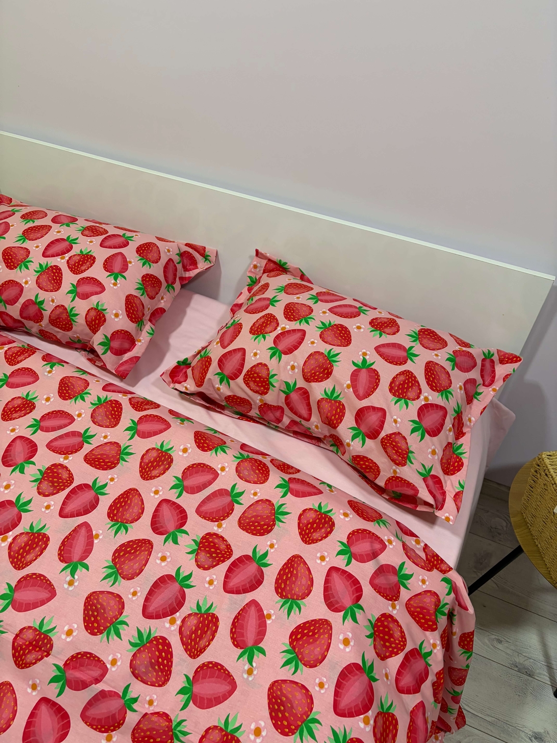 Спален комплект „ Sweet Strawberries “