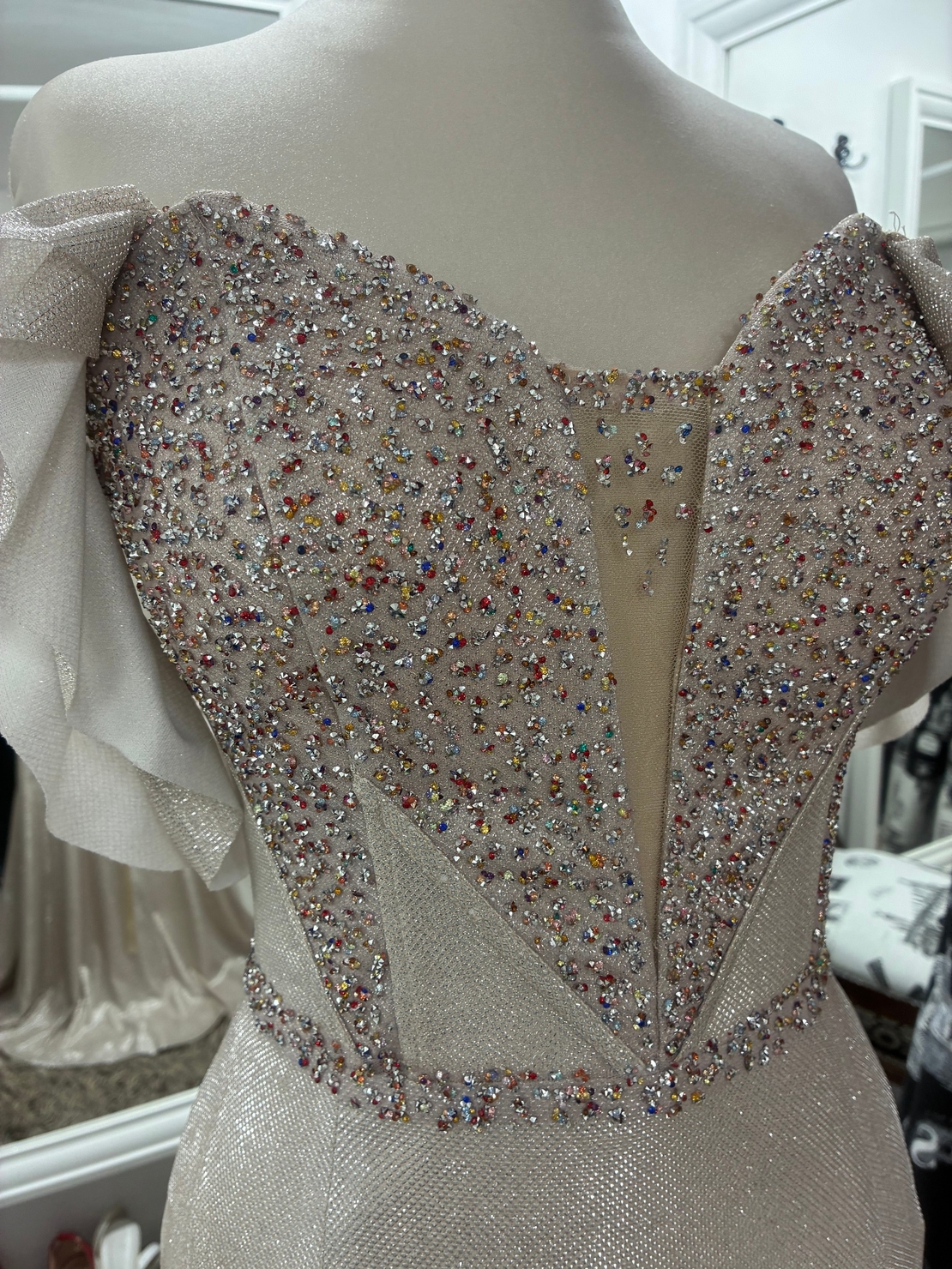 Рокля Елена