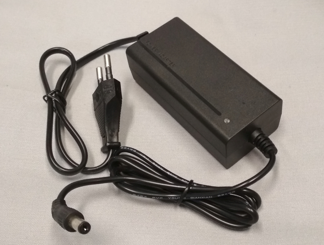 Захранване за камери, видеонаблюдение и контрол на достъп DC12V1A, Desktop