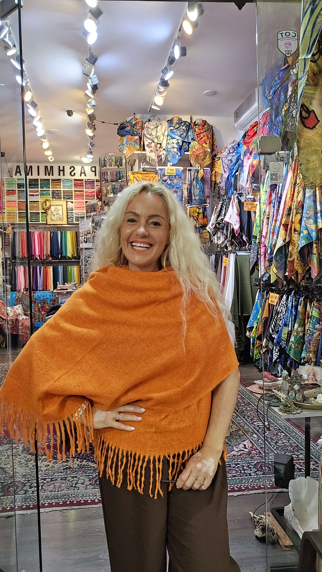 Шал финно букле оранжев