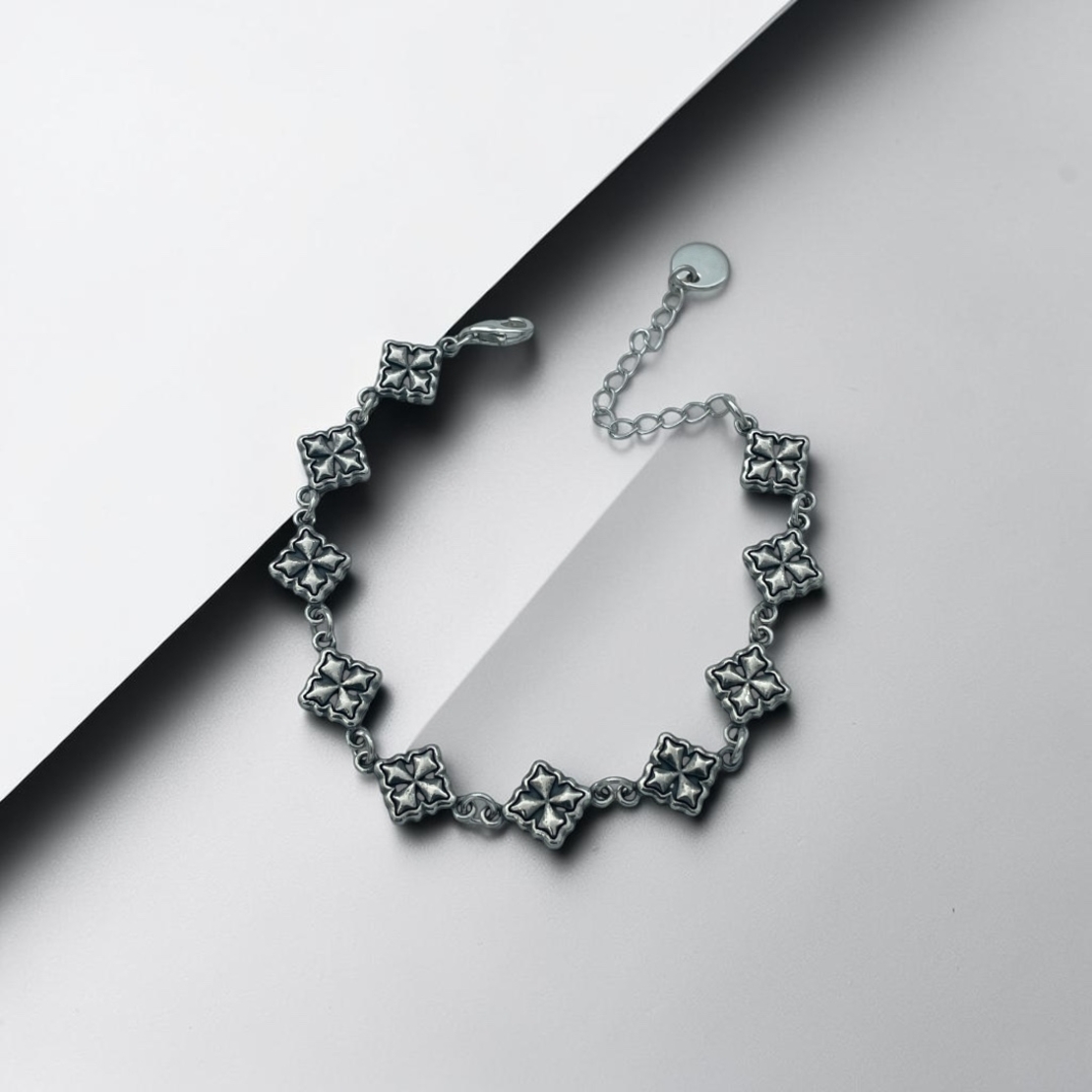 Сребърна гривна