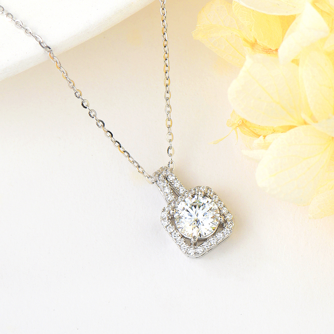 SILVER NECKLACE MOISSANITE