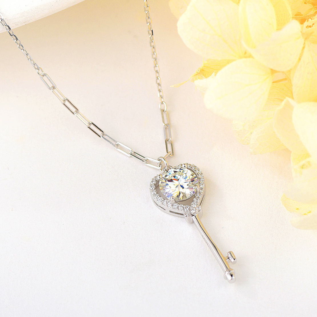 KEY SILVER NECKLACE MOISSANITE