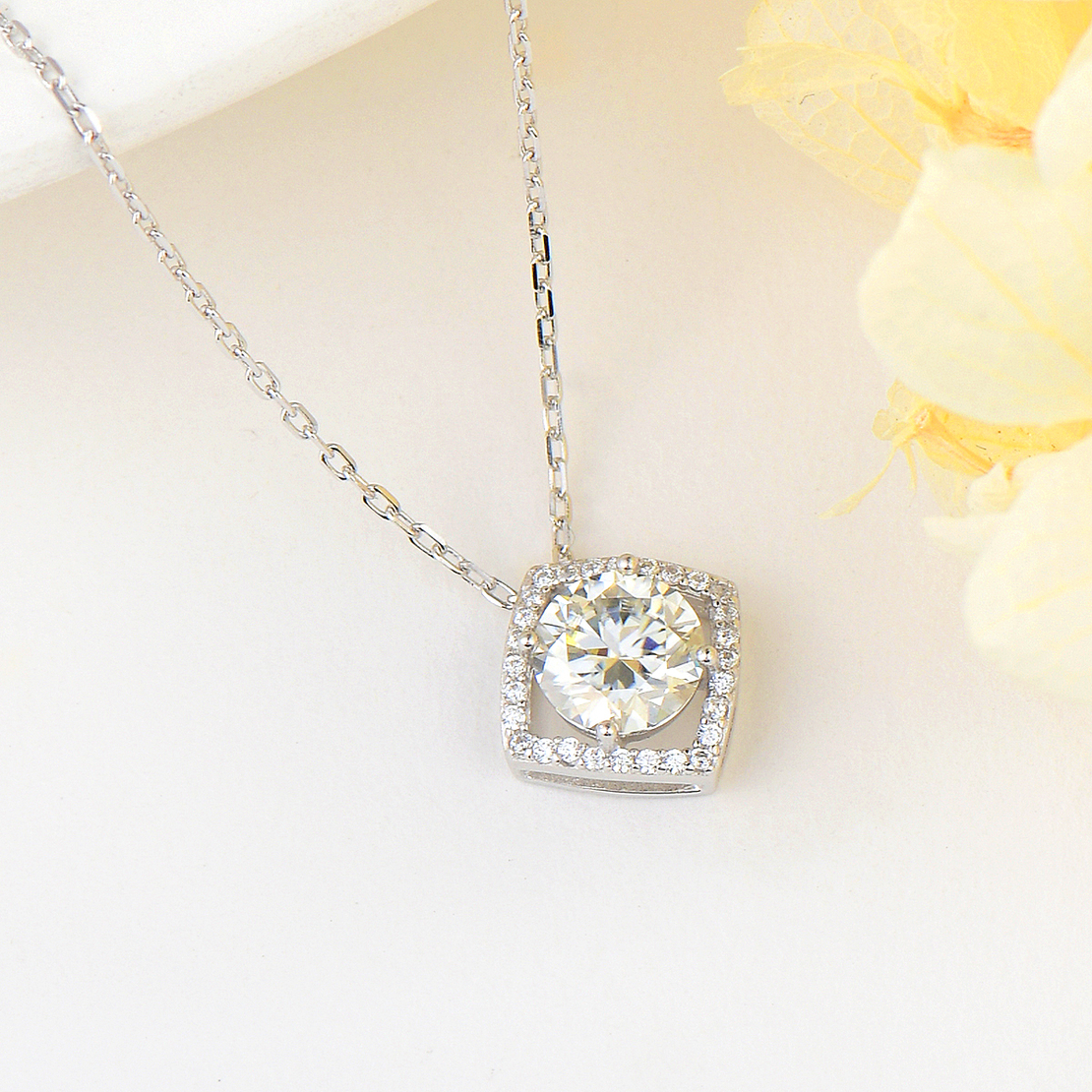 SILVER NECKLACE MOISSANITE