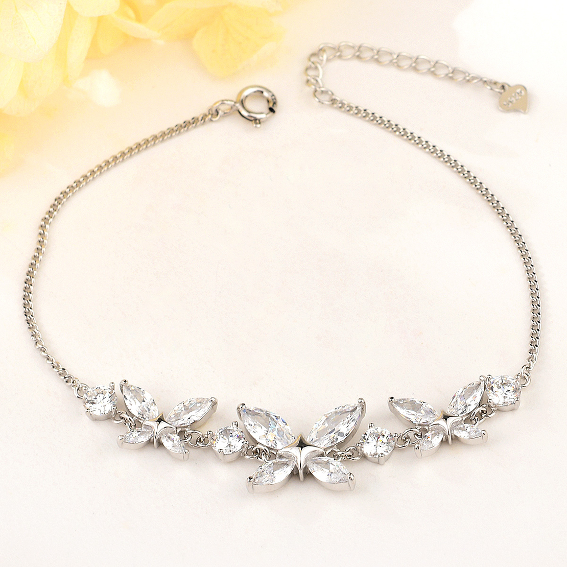 SILVER  BRACELET FLOWERS WITH CRYSTAL SHINE