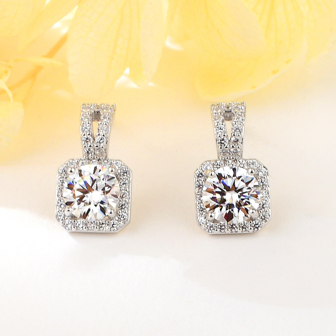 SILVER EARRINGS MOISSANITE