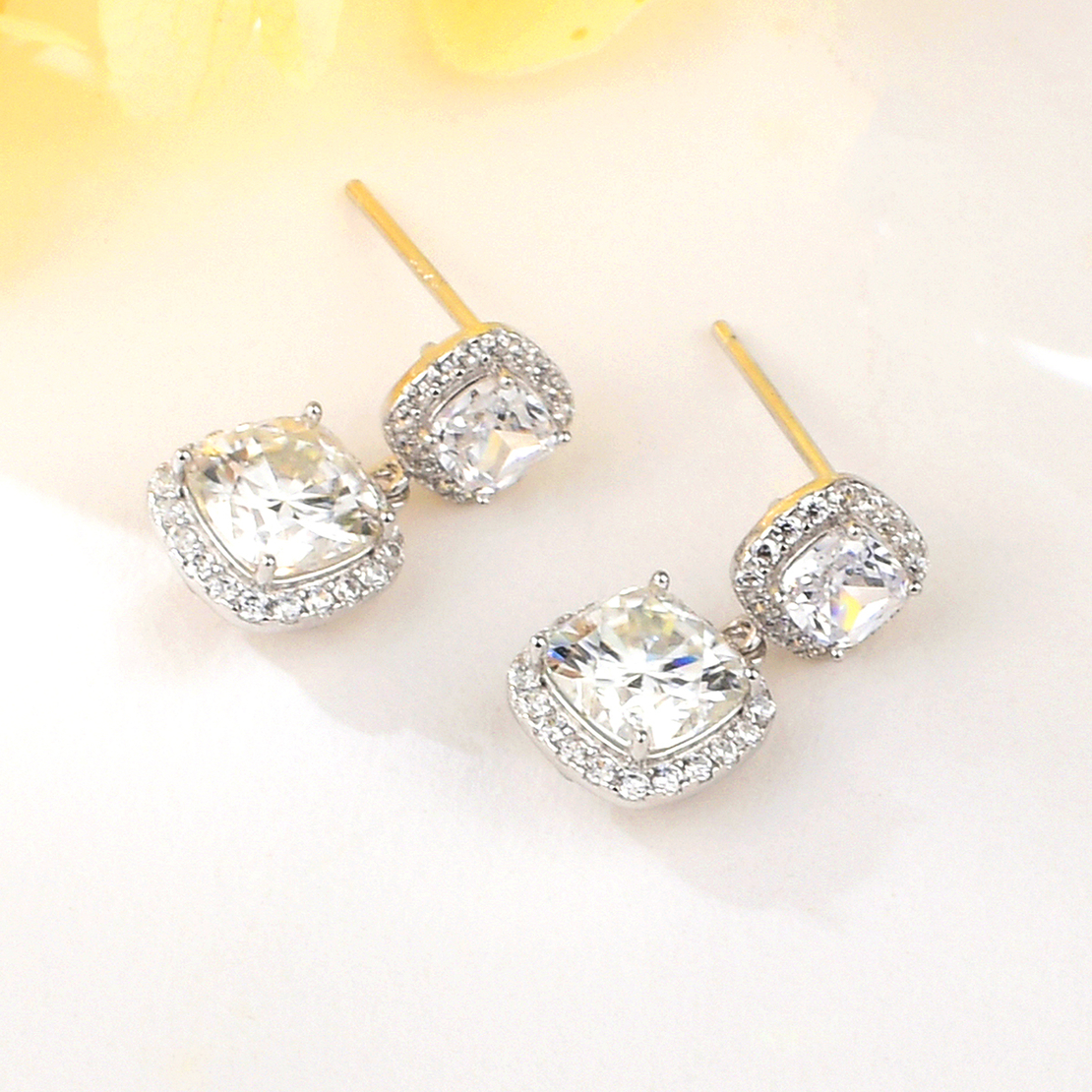 SILVER EARRINGS MOISSANITE