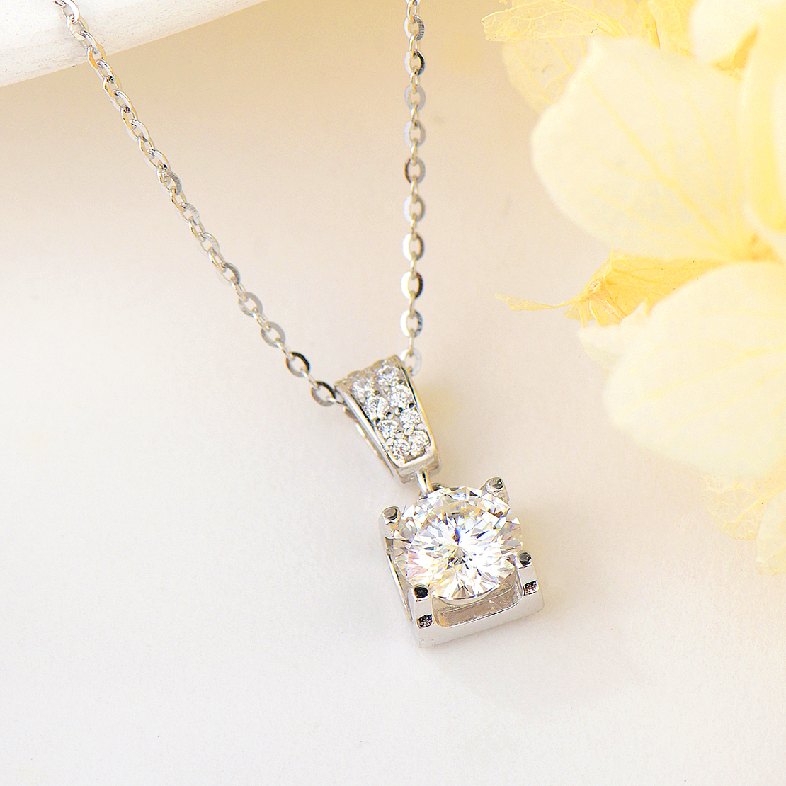 SILVER NECKLACE MOISSANITE