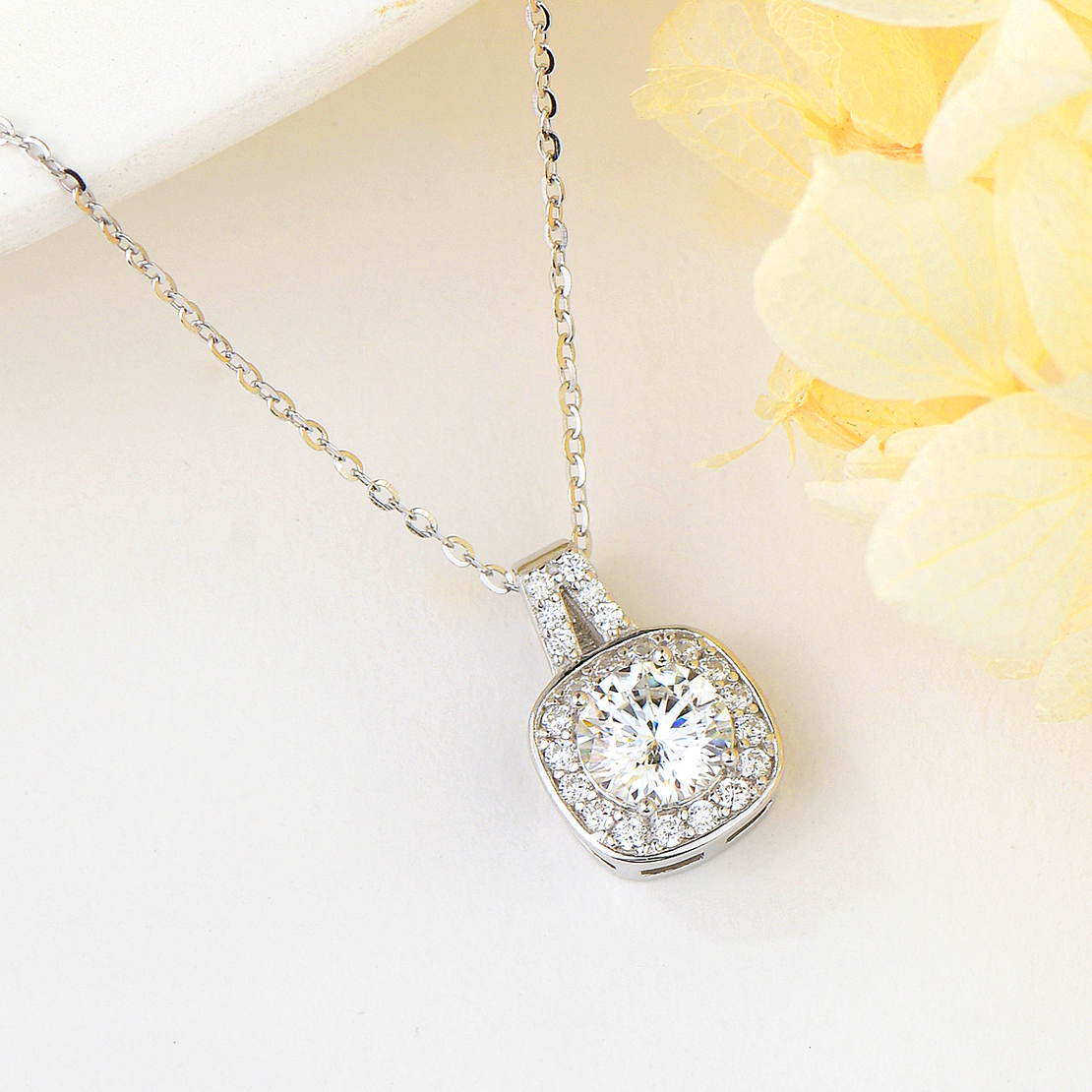 SILVER NECKLACE MOISSANITE