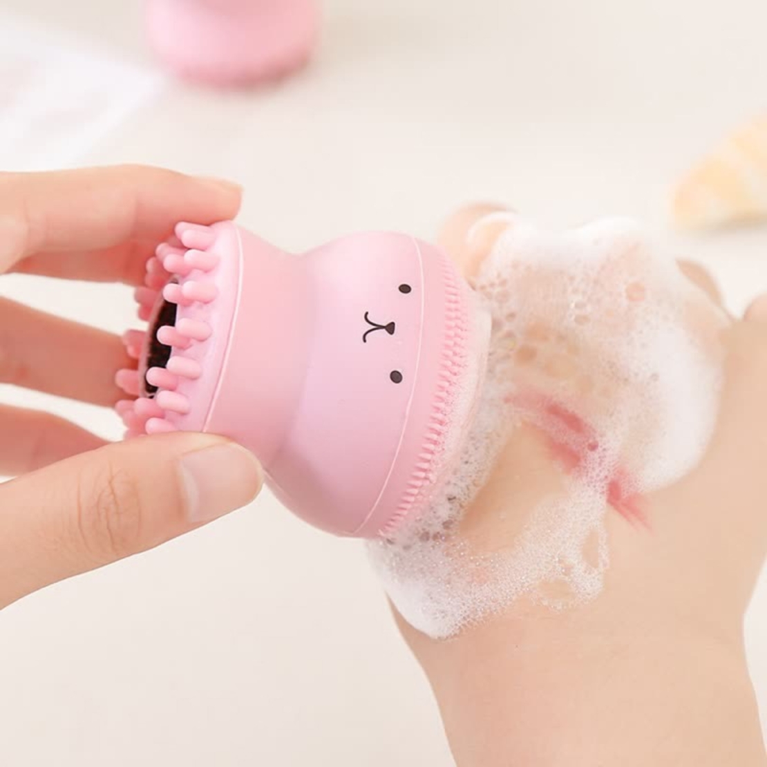 Dispozitiv curatare faciala si exfoliere din silicon, cu burete absorbant, deschide porii si inlatura delicat impuritatile, Neo™ Octopus, Roz