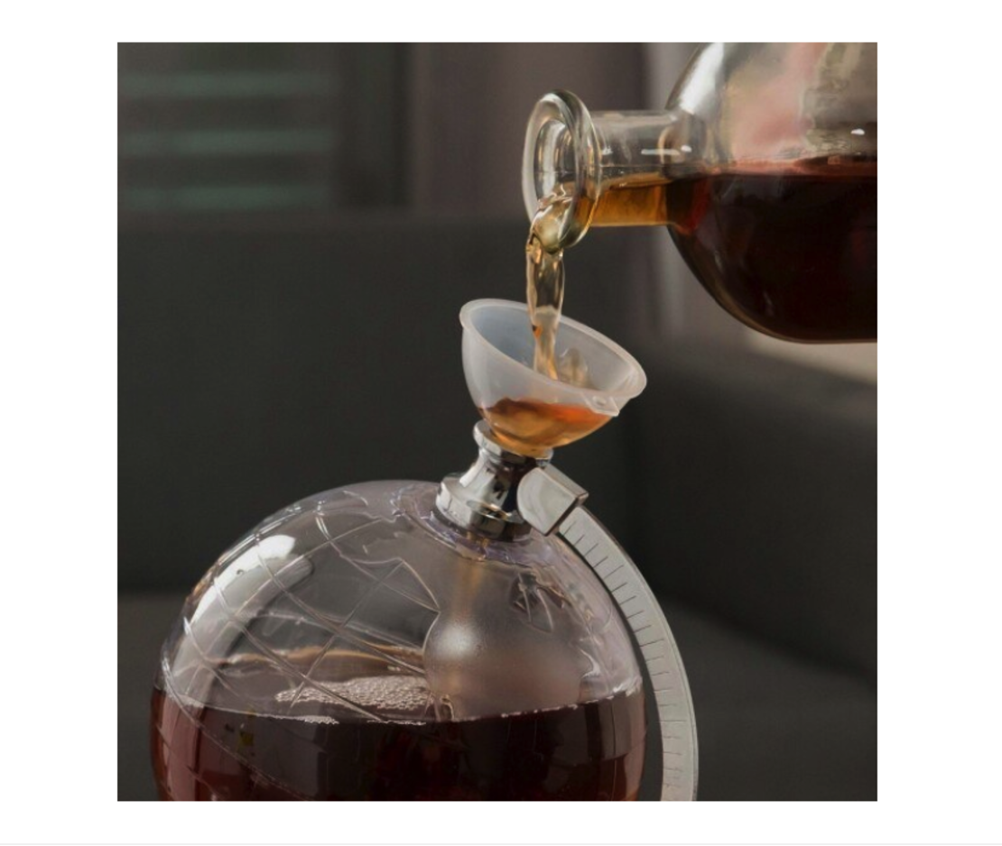 Dispenser de Bauturi Neo™, in Forma de Glob, 1.5 L