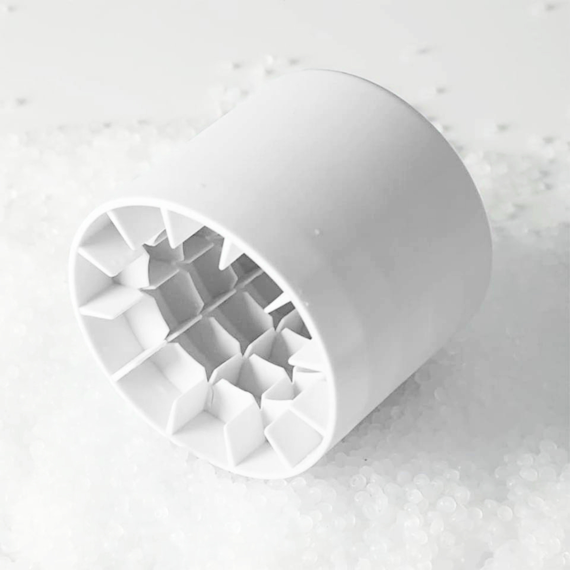 Forma Gheata Pentru Racirea Bauturilor, Neo™ Ice-Ice-Baby®, din Silicon Fara BPA, cu Capac, Alb-Galben