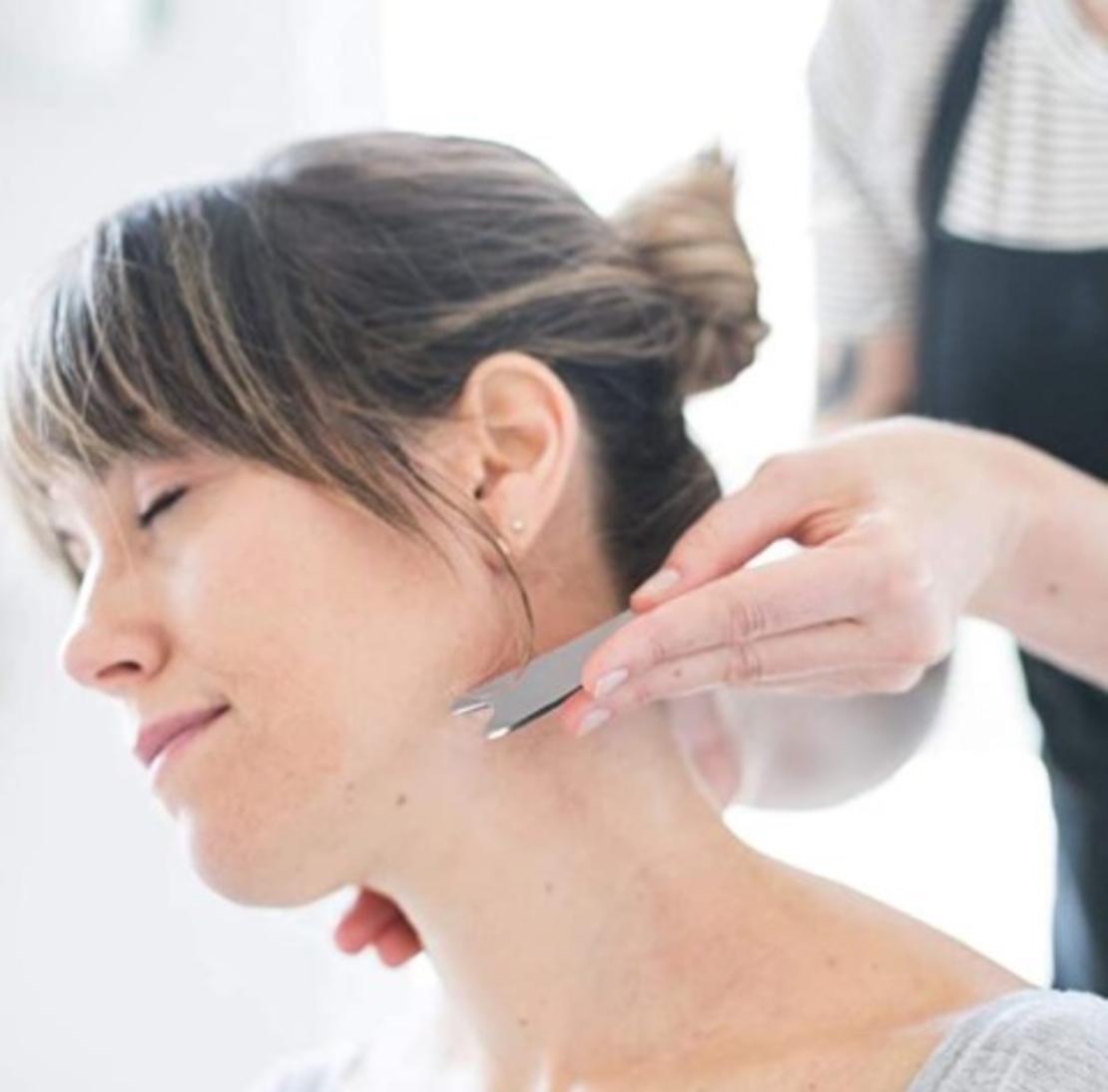 Kit ingrijire faciala si rejuvenare Neo™, format din GuaSha si dispozitiv reflexologie/masaj facial, otel inoxidabil