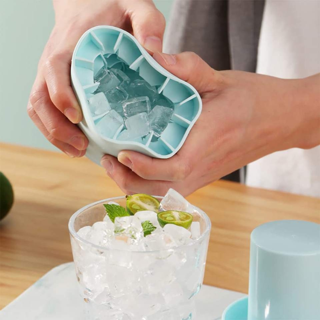 Forma Gheata Pentru Racirea Bauturilor, Neo™ Ice-Ice-Baby®, din Silicon Fara BPA, fara Capac, Cuburi Gheata, Verde