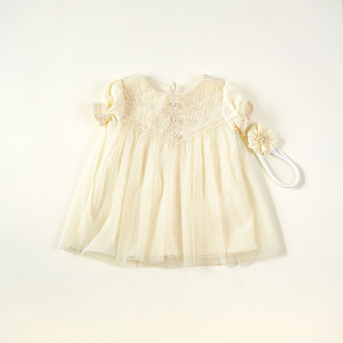 Rochita botez fetita, bumbac si tulle, model DELICATE