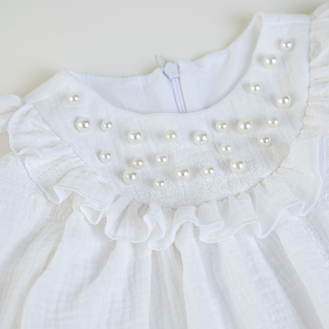 Rochiță de botez alba din muselină cu perle - model IVORY PEARLS